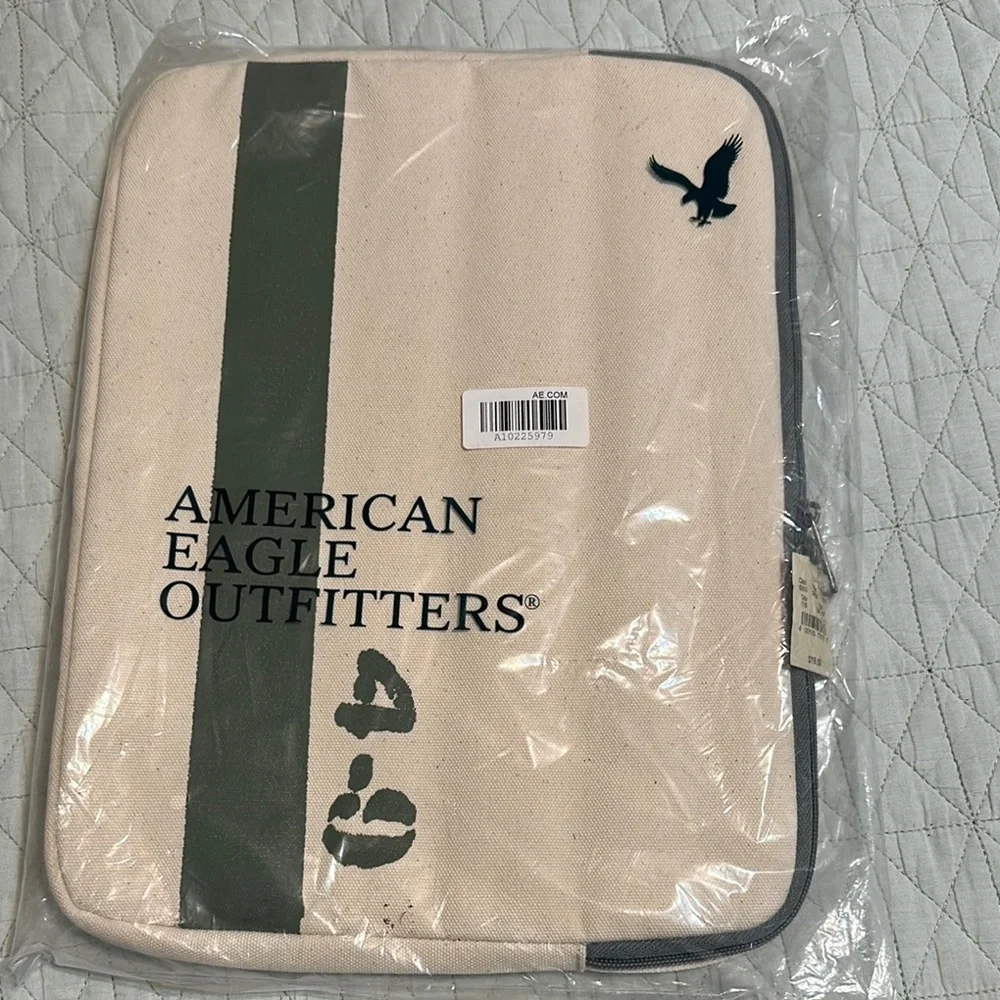 American Eagle Outfitters Cream and Olive Laptop Bag